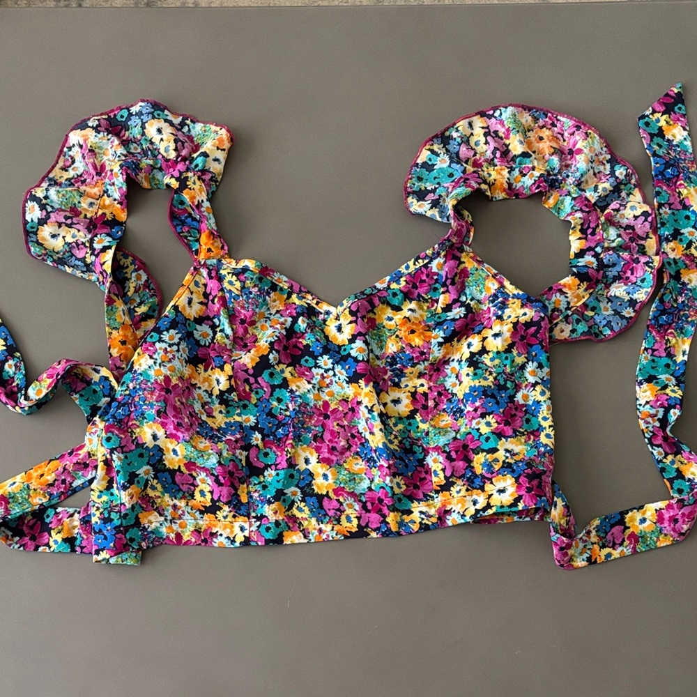 SHEIN Multicolor Floral Crop Top